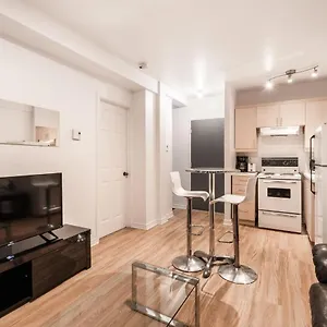Apartment One 10 Min From Downtown In The Heart Of Plateau Mont Royal-106, Montreal