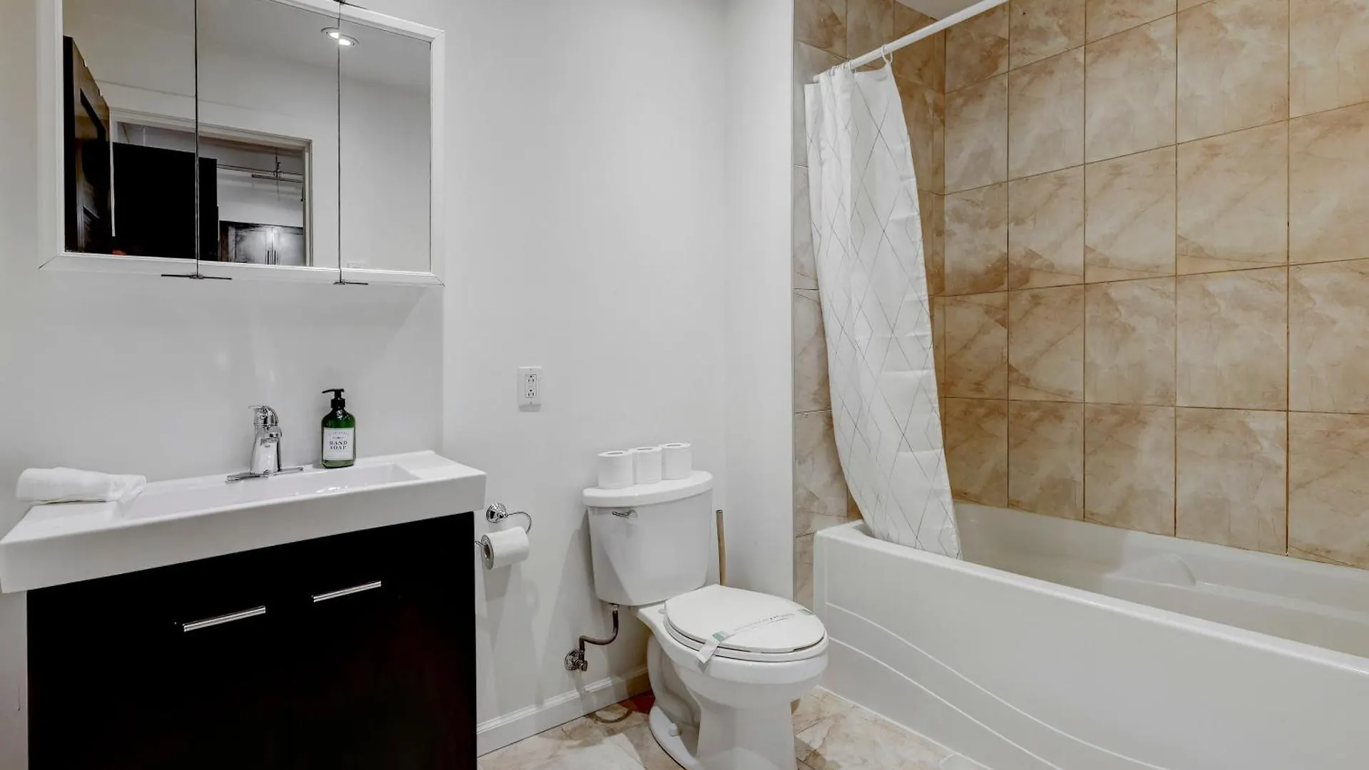 Charming 4Br Spacious Retreat In The Plateau Zv8 Montreal Canada