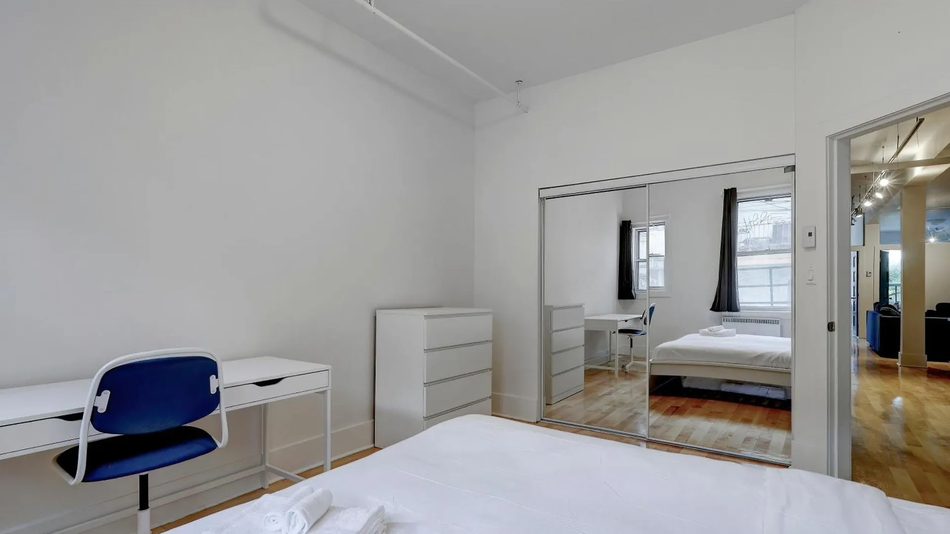 Charming 4Br Spacious Retreat In The Plateau Zv8 Montreal