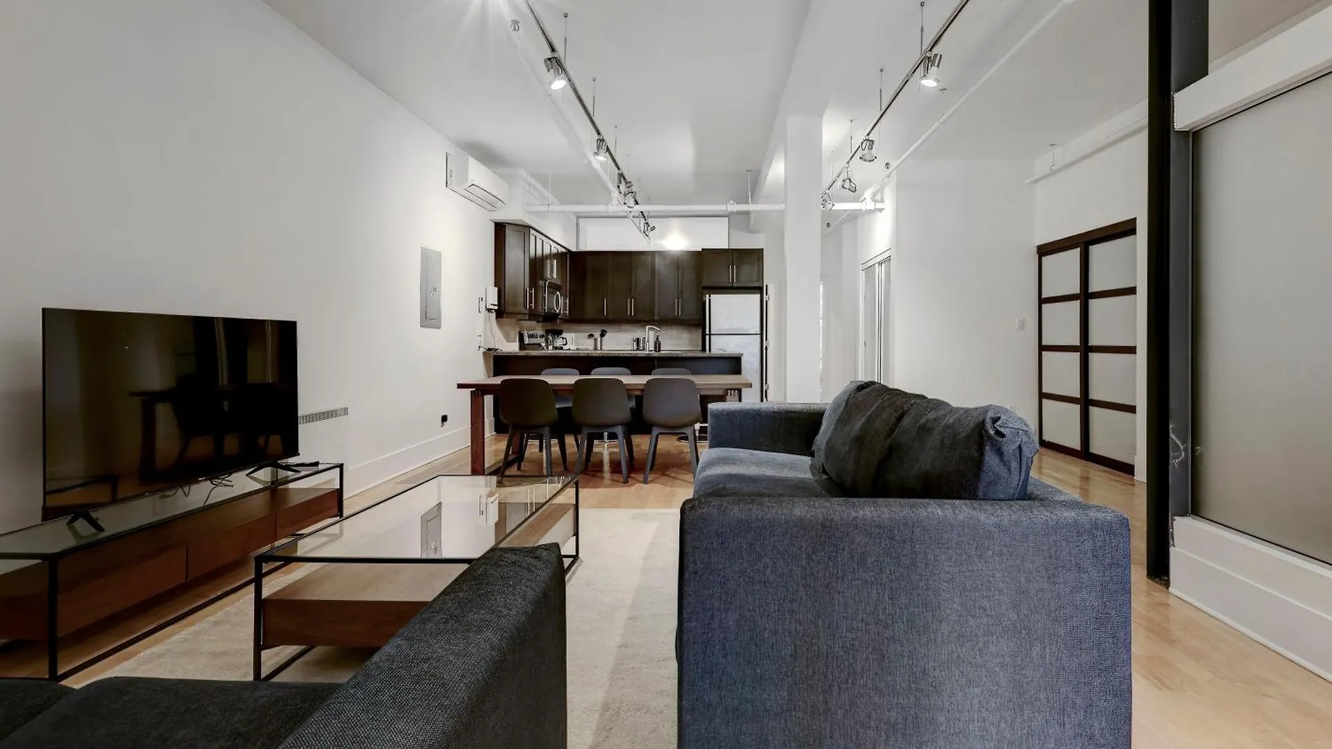 Apartment Charming 4Br Spacious Retreat In The Plateau Zv8 Montreal