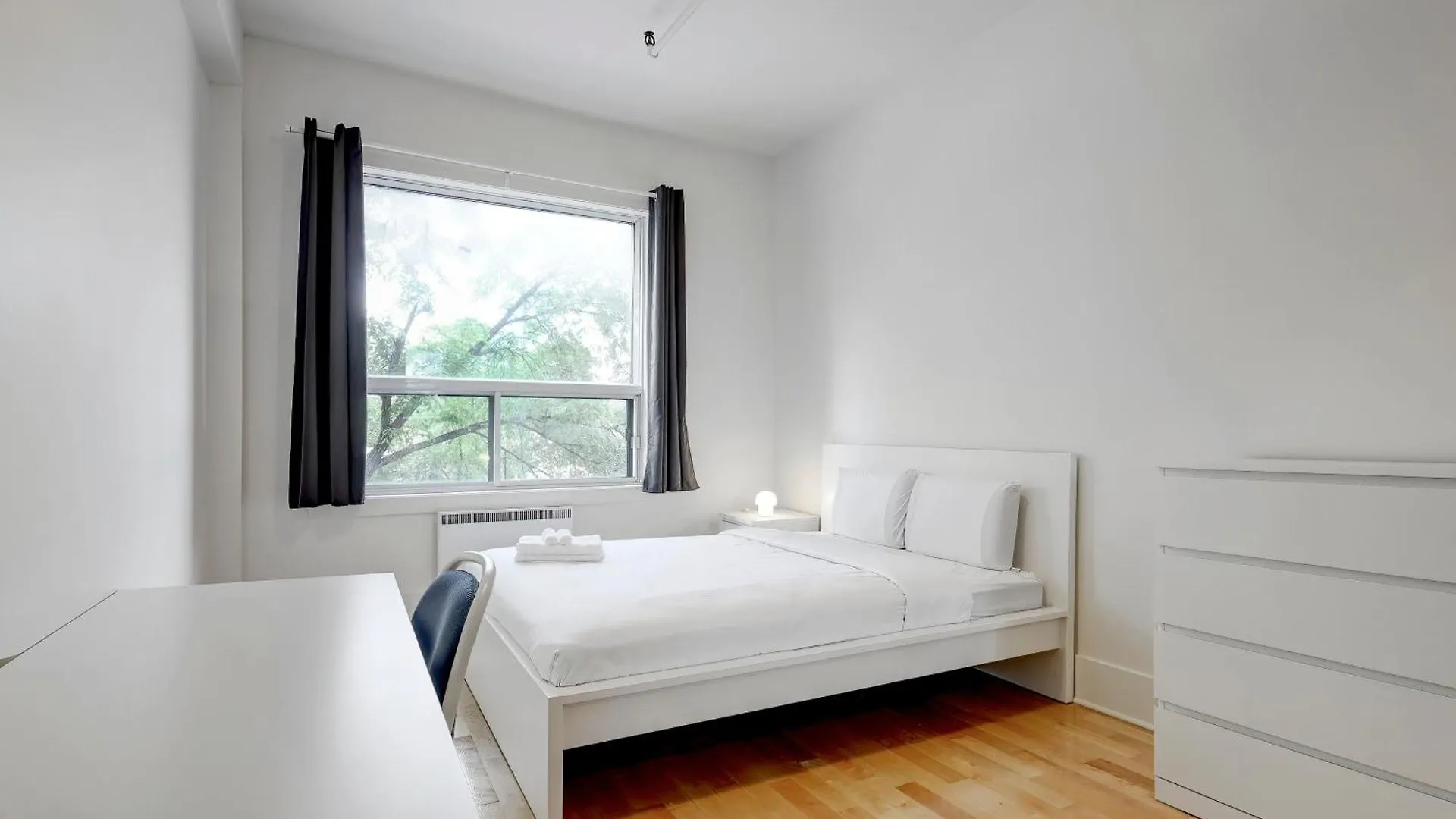 Charming 4Br Spacious Retreat In The Plateau Zv8 Montreal